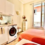 Le Petit Nice - 4 Studios, 2 With Private Terrace - Nice Centre 아파트