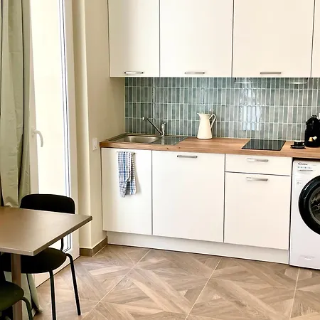 Le Petit - 4 Studios, 2 With Private Terrace - Centre דירה
