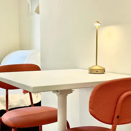 Le Petit - 4 Studios, 2 With Private Terrace - Centre *