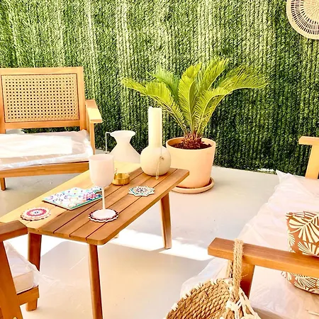 Appartamento Le Petit - 4 Studios, 2 With Private Terrace - Centre