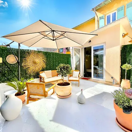 Daire Le Petit - 4 Studios, 2 With Private Terrace - Centre *