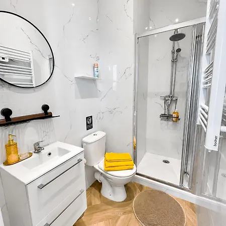 Apartment Le Petit - 4 Studios, 2 With Private Terrace - Centre Nizza
