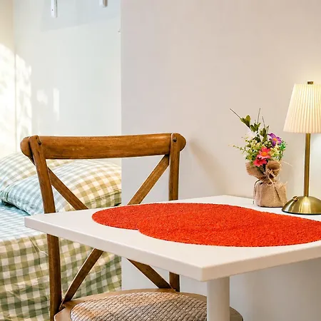 Le Petit - 4 Studios, 2 With Private Terrace - Centre Apartment Nizza