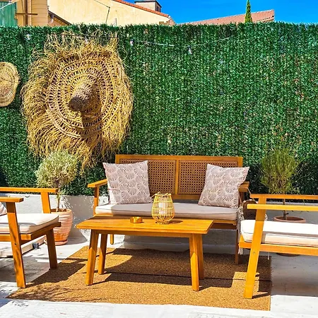 Le Petit - 4 Studios, 2 With Private Terrace - Centre *
